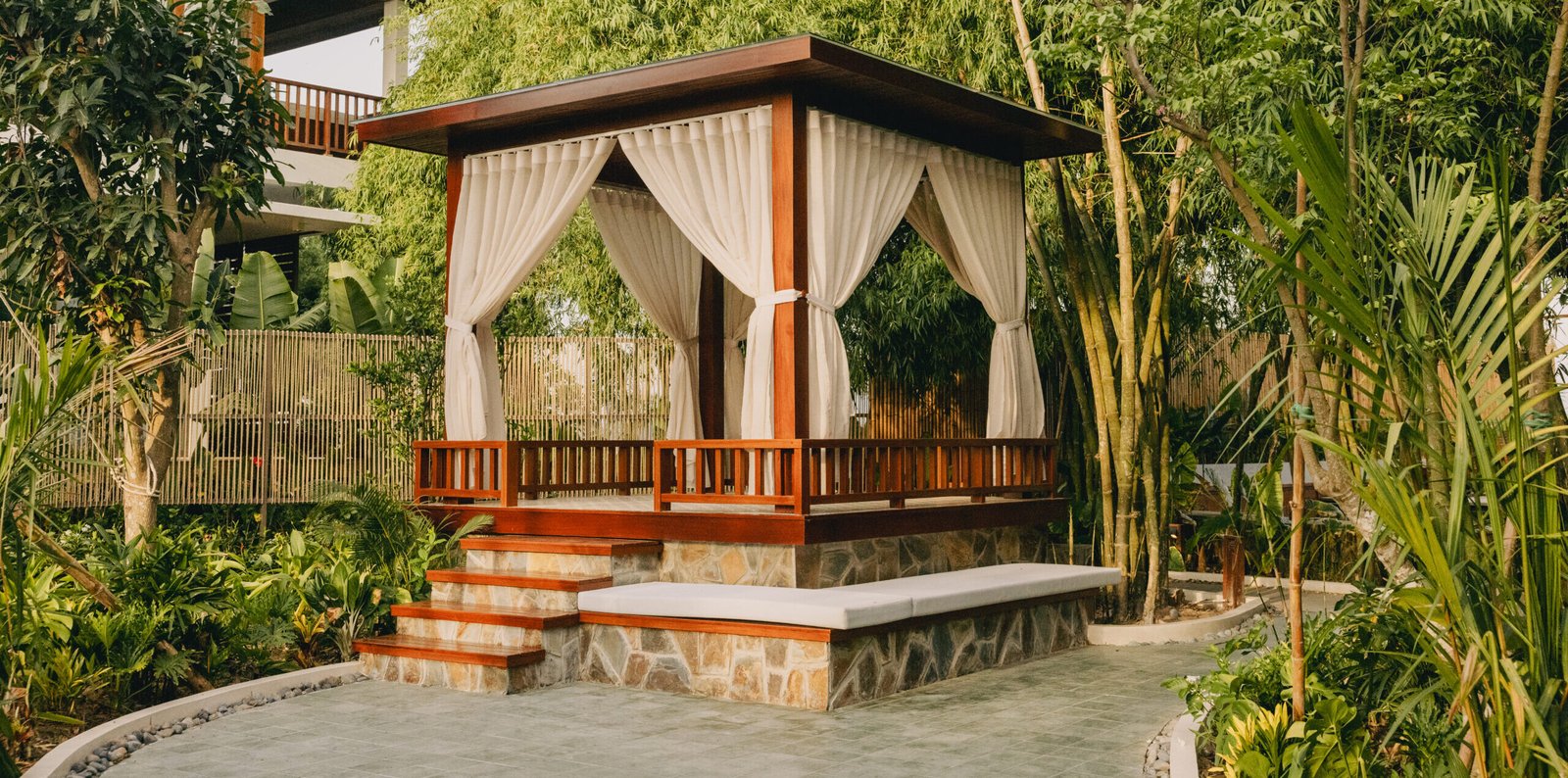 Living Room Slider Image 6